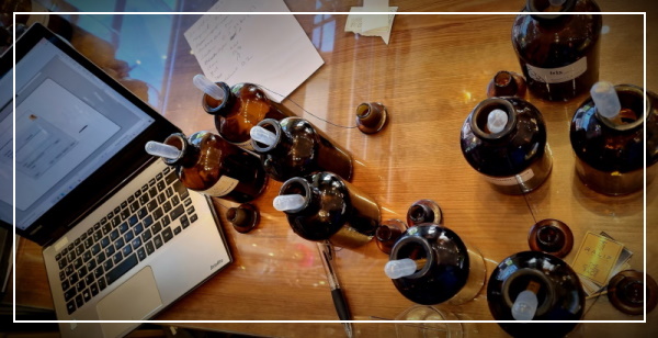 laboratotium zapachu kajal