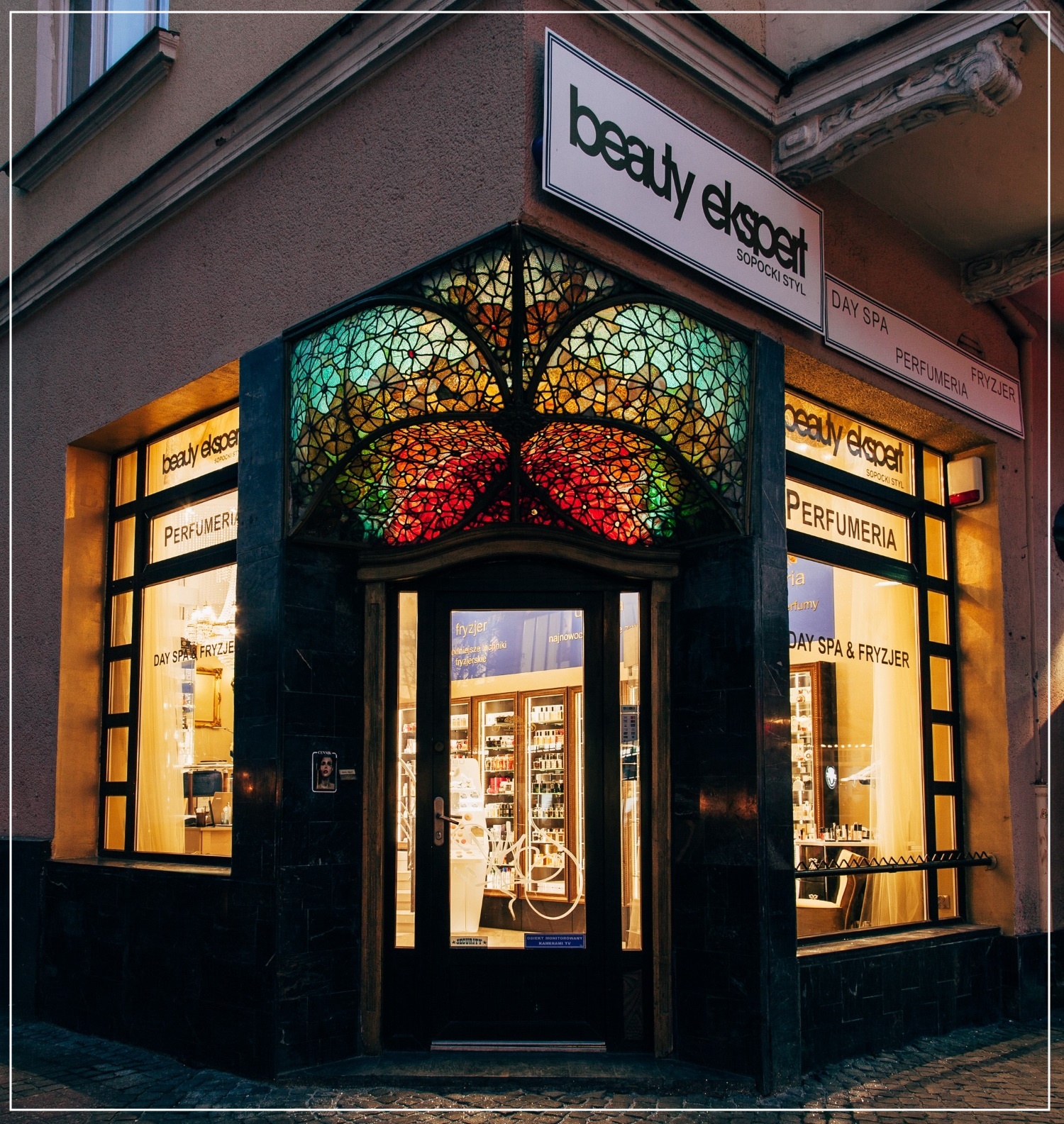 front perfumerii spa fryzjera